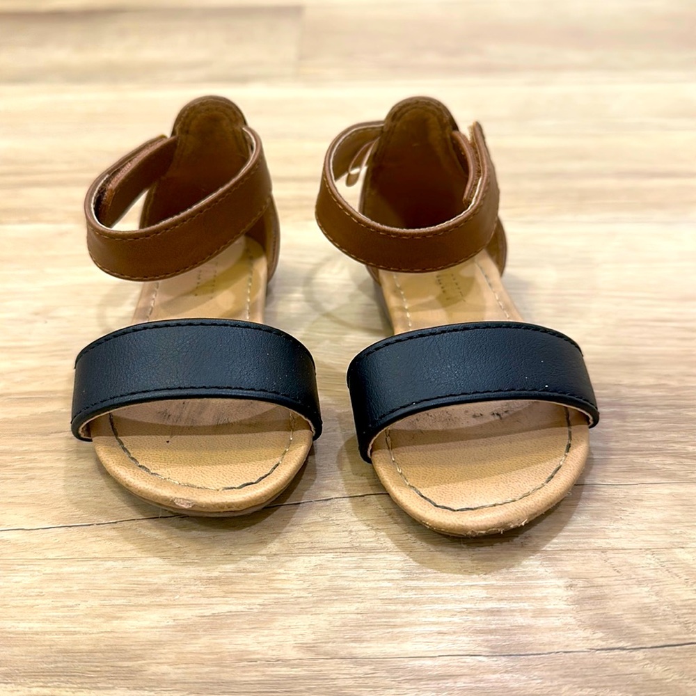 Old Navy Velcro sandals